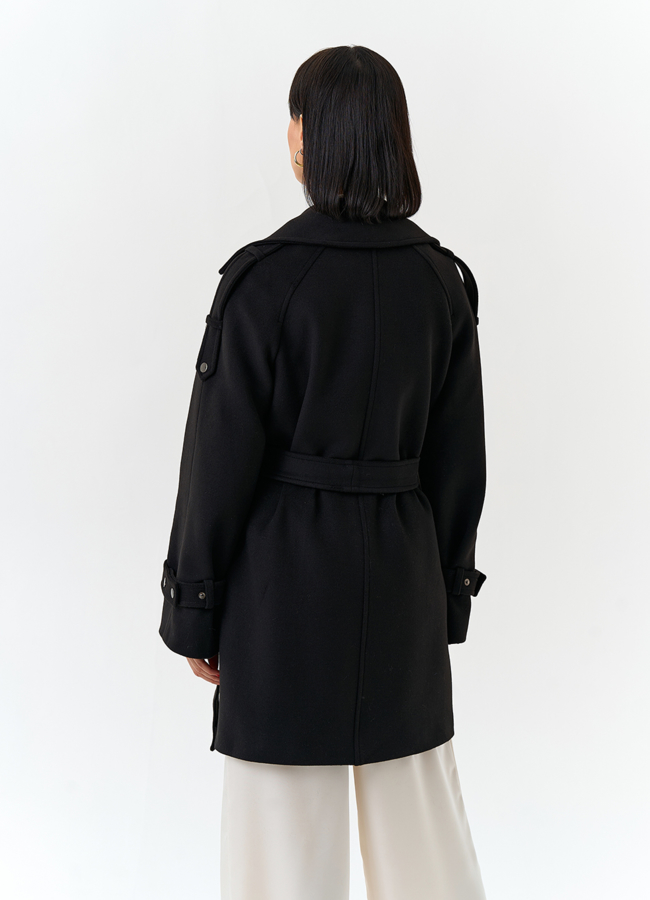 фото Женское укороченное пальто с английским воротником модель № 32641