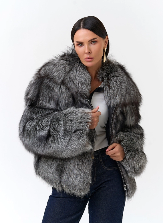 Шуба из меха чернобурой лисы