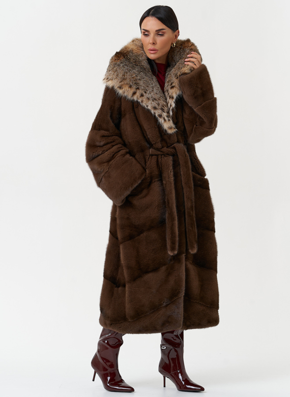 Женская шуба из меха норки с капюшоном из меха рыси