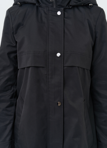 Плащ женский черного цвета с капюшоном