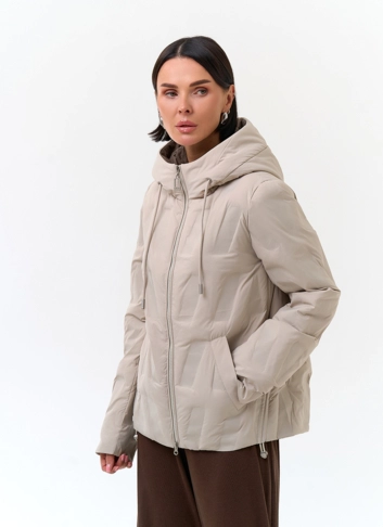 Женская куртка с капюшоном