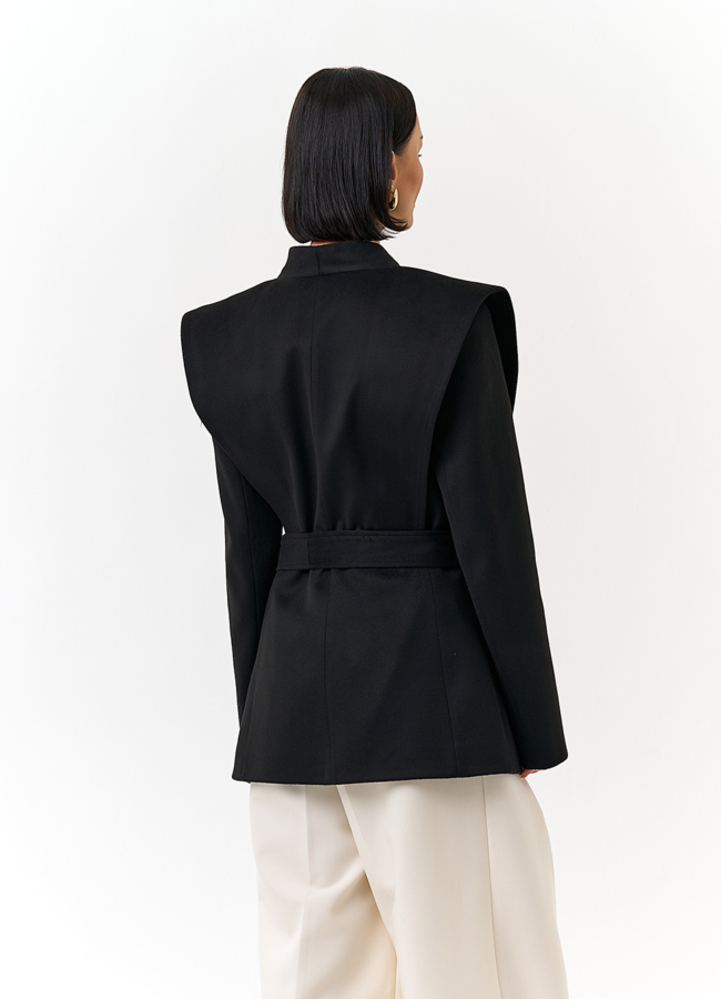 фото Женское укороченное пальто с акцентными плечами модель № 32855