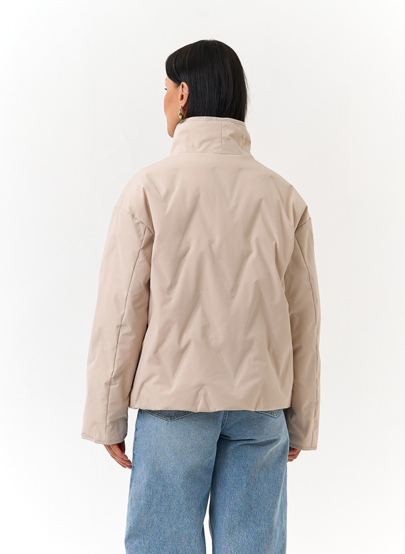 Женская куртка с воротником стойкой