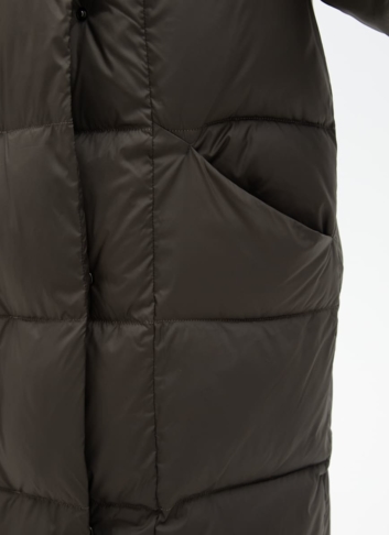 Женский пуховик с капюшоном