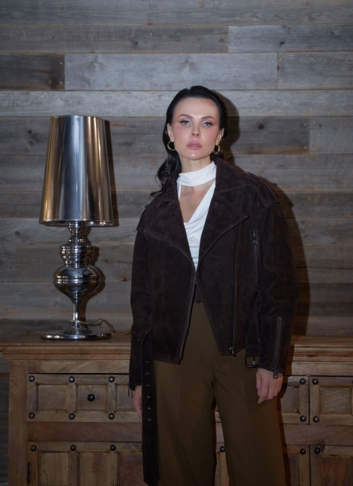 Куртка женская из замши