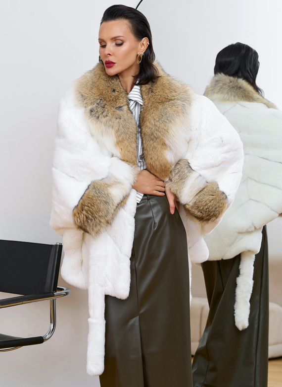 Шуба из кролика с отделкой из меха койота