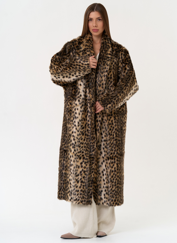 Женская шуба из эко меха с анималистическим принтом