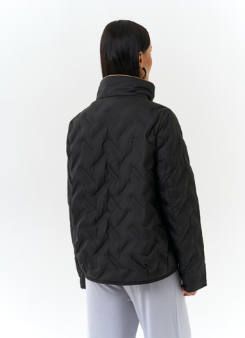 Женская куртка с воротником стойкой