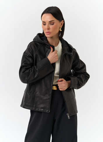 Женская куртка из натуральной кожи с капюшоном