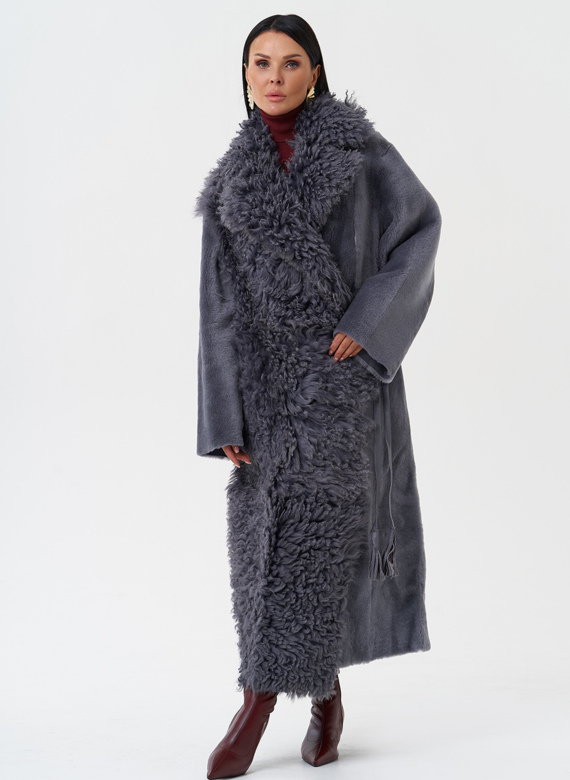 Длинная дубленка из натурального меха