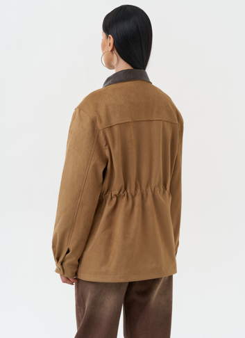 Женская парка из эко замши бежевого цвета