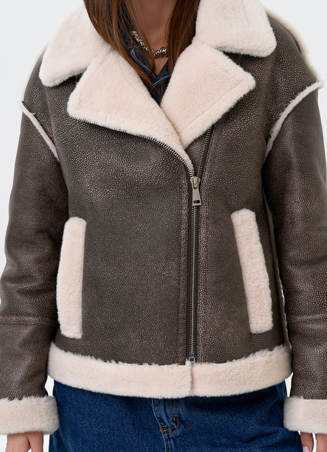 Женская короткая дубленка из эко замши модель № 31316 универмаг малина