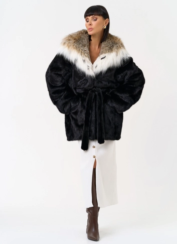 Женская шуба из меха норки с капюшоном из меха рыси фото