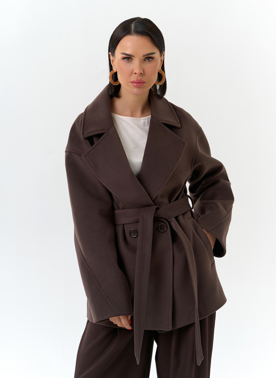 Женское укороченное пальто с поясом