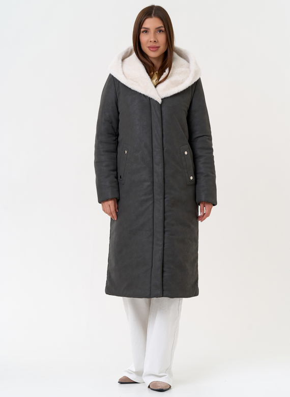 Пуховик из эко кожи с капюшоном из эко меха