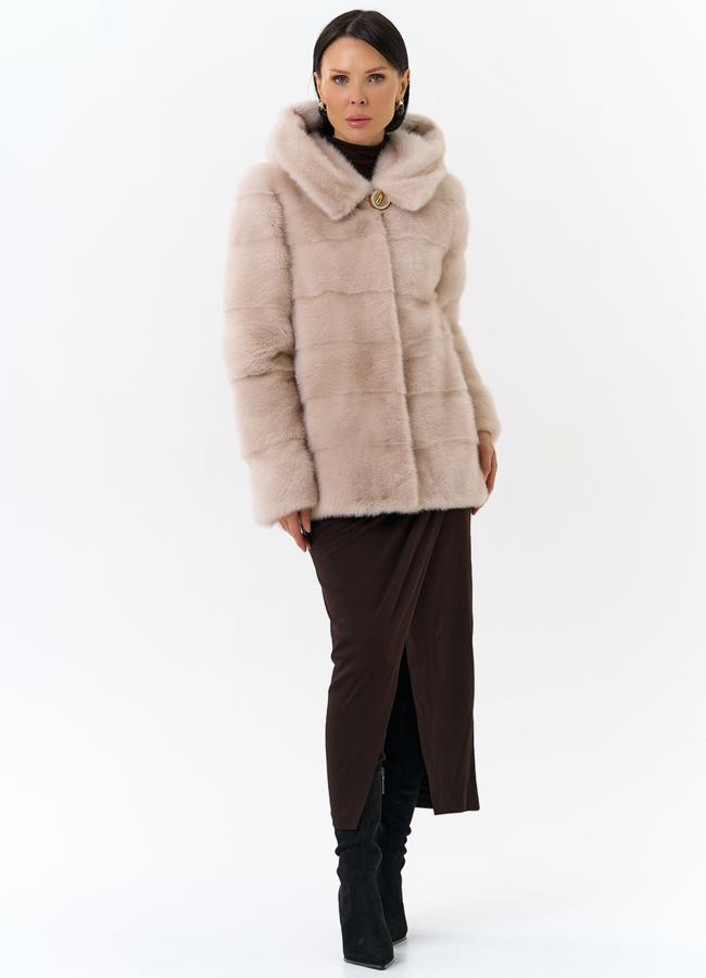 Шуба бежевого цвета из меха норки модель № 25397 в кредит